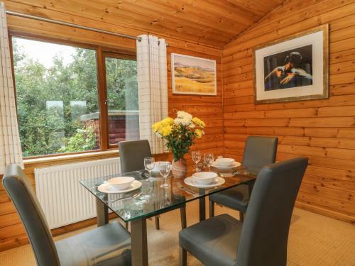 Orchard Lakes - Lodge 2