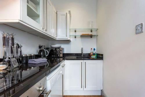 Spacious Central Chic Apartment - Simply Check In