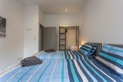Spacious Central Chic Apartment - Simply Check In