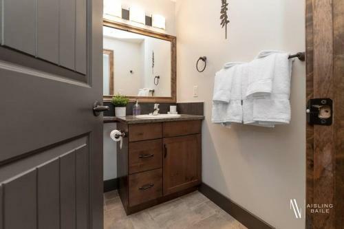 Apartamento Heavenly Mountain Hideaway, Pool, Hot Tub