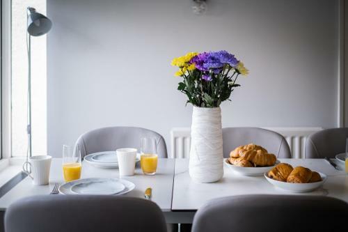 Bellman Apartment - Pet Friendly With Parking