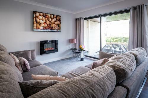 Bellman Apartment - Pet Friendly With Parking