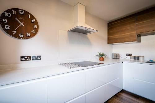 Bellman Apartment - Pet Friendly With Parking
