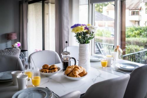 Bellman Apartment - Pet Friendly With Parking