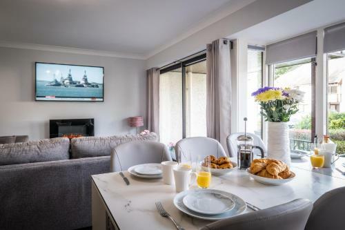 Bellman Apartment - Pet Friendly With Parking
