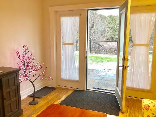 Spacious 3br With 2w Apartment Near Yonge St