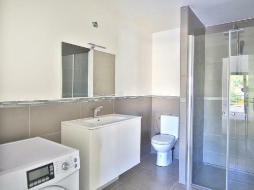 Hostal Room In Apartment - Apartment With Quiet Garden