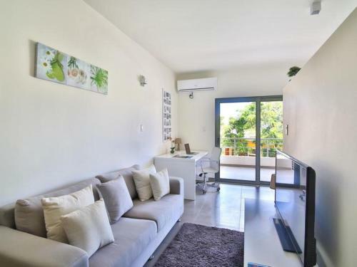 Hostal Room In Apartment - Apartment With Quiet Garden