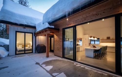Villa Revelstoke Modern Farmhouse