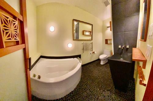 Apartamento Luxury Old Firehall Suites Rossland Bc