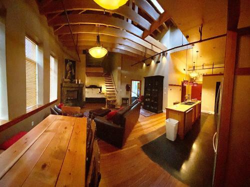 Apartamento Luxury Old Firehall Suites Rossland Bc