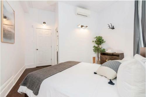 Apartamento Des Remparts- 2-bed With Great Views, Terrace