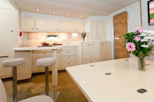 Sunseeker Renegade 60 Ft
