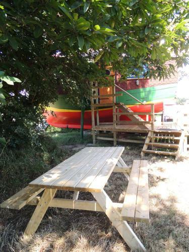 Agroturismo Yourtes Et Roulottes De La La�ta