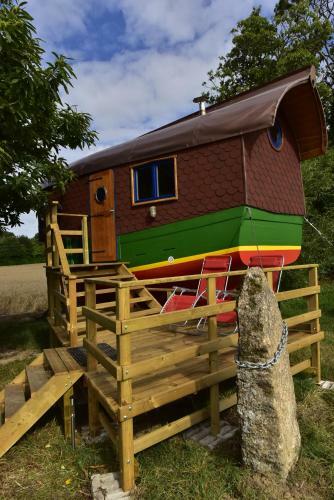 Agroturismo Yourtes Et Roulottes De La La�ta