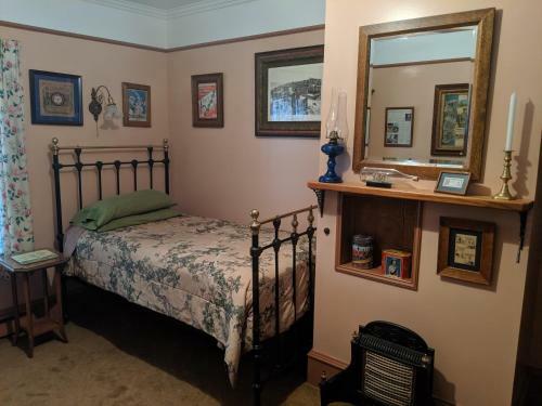 Gower Manor Historic Bed & Breakfast