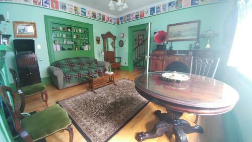 Gower Manor Historic Bed & Breakfast