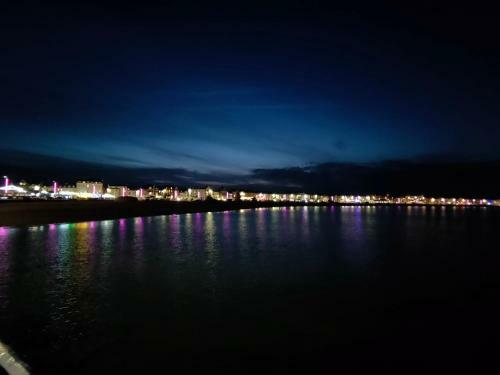 Sunrise View - Beachfront Apartment, Weymouth