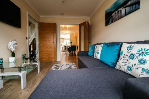 Central Windsor Stunning 4 Bedroom Spacious Modern House