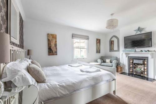 Windsor Town Centre Victorian Townhouse Sleeps 6