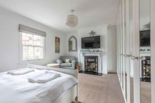 Windsor Town Centre Victorian Townhouse Sleeps 6