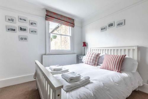 Windsor Town Centre Victorian Townhouse Sleeps 6