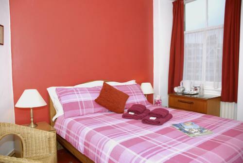 Hostal Adam Place Guest House