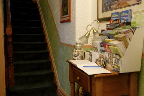 Hostal Adam Place Guest House