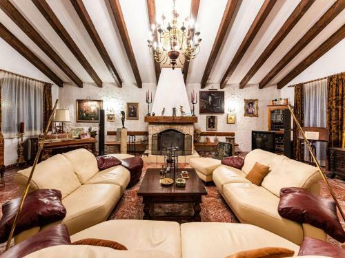 Tasteful Villa In Hinterbr�hl With Private Pool