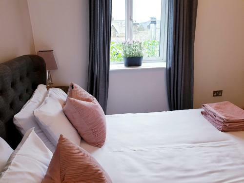 Central Windermere Luxury Two Bed Apartment Dog Friendly