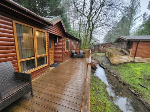 Cheerful 3 Bedroom Lodge At White Cross Bay Windermere