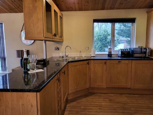 Cheerful 3 Bedroom Lodge At White Cross Bay Windermere
