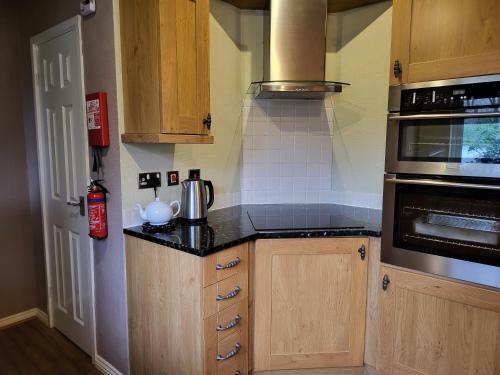 Cheerful 3 Bedroom Lodge At White Cross Bay Windermere