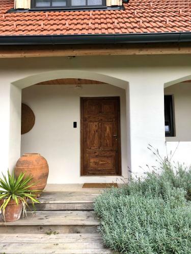 Apartamento Ferienwohnung, Dreikanthof In Grieselstein