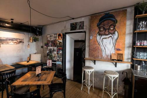 Montagu Hostel