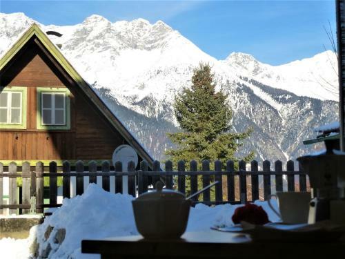 Cozy Mountain View Apartment With Terrace And Garden