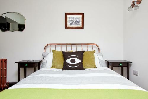 Hostal Jet Black Jewel