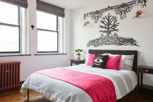 Hostal Jet Black Jewel