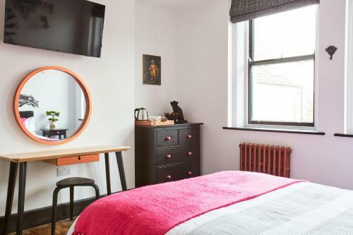 Hostal Jet Black Jewel