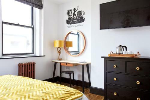 Hostal Jet Black Jewel