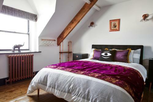 Hostal Jet Black Jewel