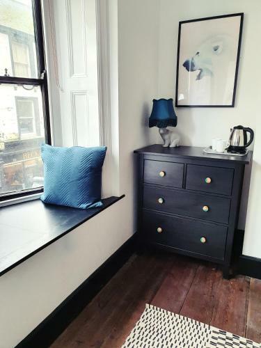 Hostal Jet Black Jewel