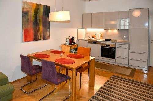 Apartments Alter Platz