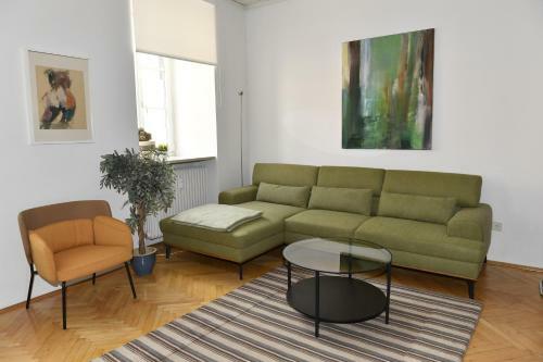 Apartments Alter Platz
