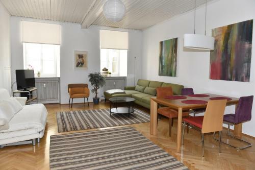 Apartments Alter Platz