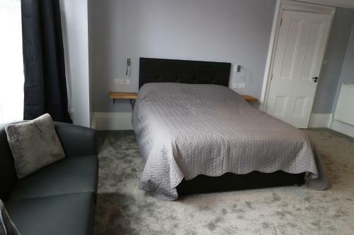 Hostal Number 33 Room Only