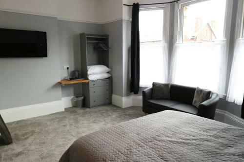Hostal Number 33 Room Only
