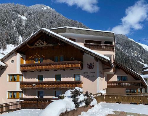Bed & Breakfast Hotel Garni Tyola