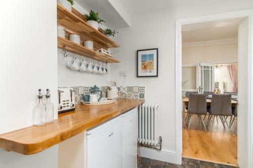 Host & Stay - Railman's Rest