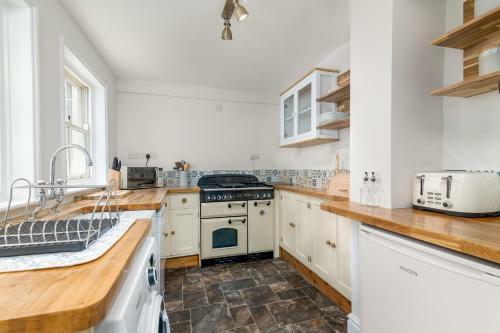 Host & Stay - Railman's Rest